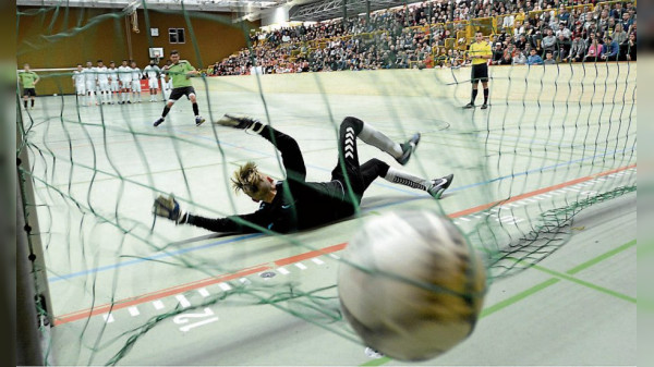 Tagblatt-Hallenfußballturnier: "Passt auf Anadolu Reutlingen auf!"