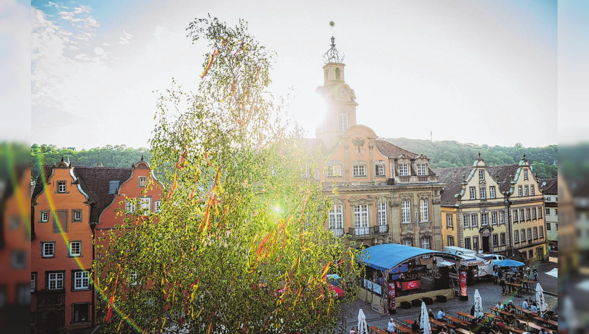 Haller Frühling und Maihocketse: Erst bummeln, dann tanzen