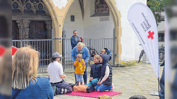 Kinderprogramm Blaubeuren: Kids-Kicks auf Bälle und Bretter