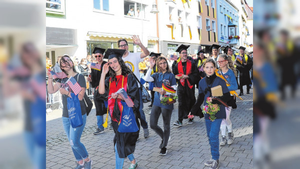 Crailsheims Partnerstädte: Internationales Flair beim Volksfest
