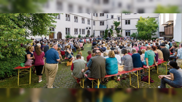 Tübinger Bücherfest vom 22. bis 24. September: 25 Jahre „Woodstock der Literatur“