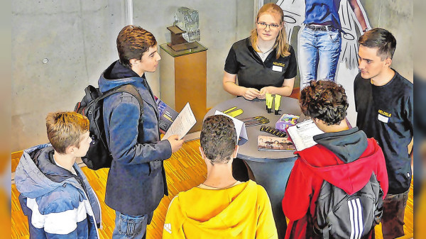 19. Bildungsmesse Uhingen: Sich einfach mal daten lassen... am Stand Nr. 44