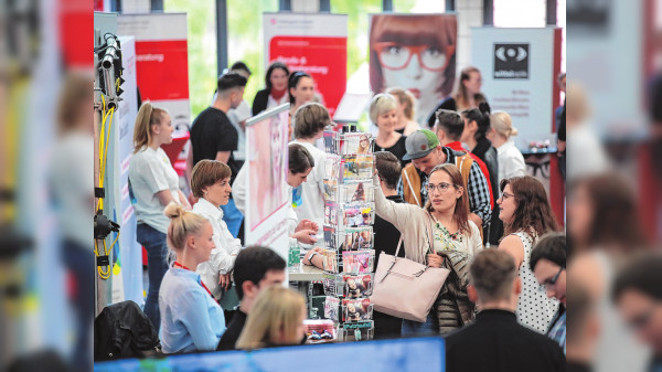 Ausbildungsmesse "Next Step" in Reutlingen: Damit der nächste Schritt zum Erfolg wird