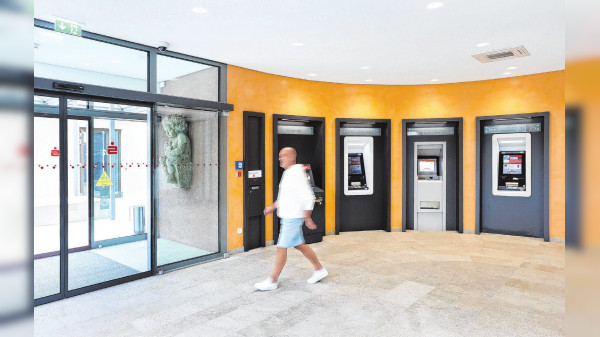 Licht und Wärme im neuen Beratungscenter der Sparkasse Gaildorf