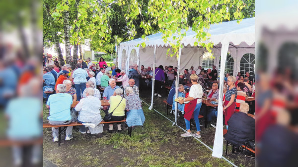 Altenmünster: Zusammen feiern