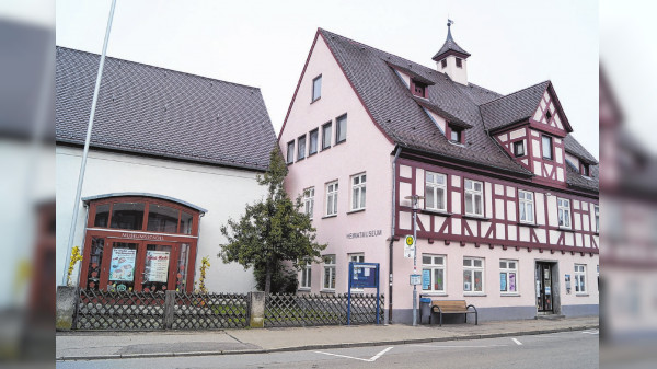 Pfuhl - Burlafingen: Kreative Köpfe und alte Handwerkskunst
