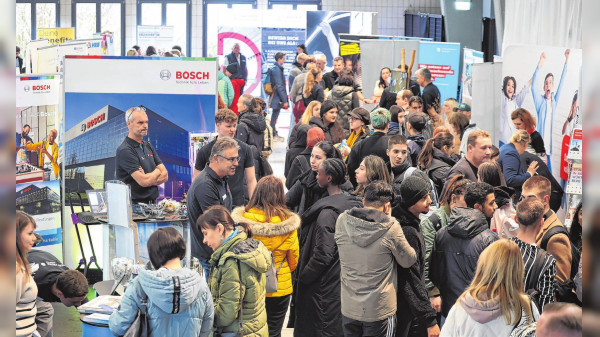 Ausbildungsmesse "Next Step“ in Reutlingen: Die Zukunft endlich nahbar machen