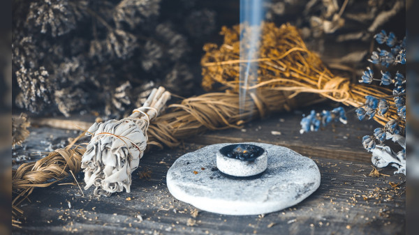 Die geheimnisvolle Zeit zwischen den Jahren: Die Rauhnächte im Wandel von Geschichte und Spiritualität