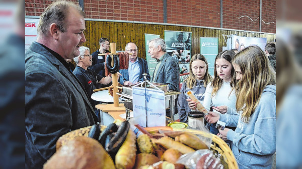 Berufsorientierung vor dem Klassenzimmer - Regionaler Ausbildungstag Munderkingen