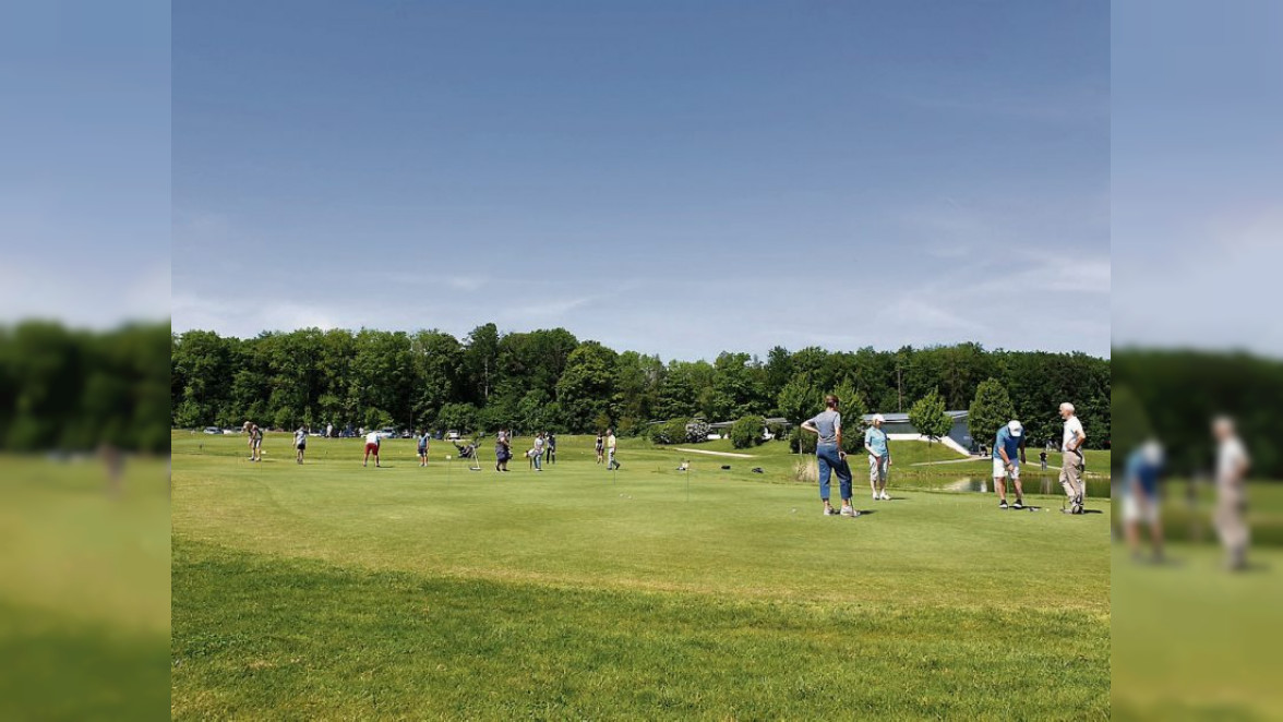 Golferlebnistag beim Golfclub Schloss in Tübingen und in Starzach-Sulzau: Ab aufs Grün