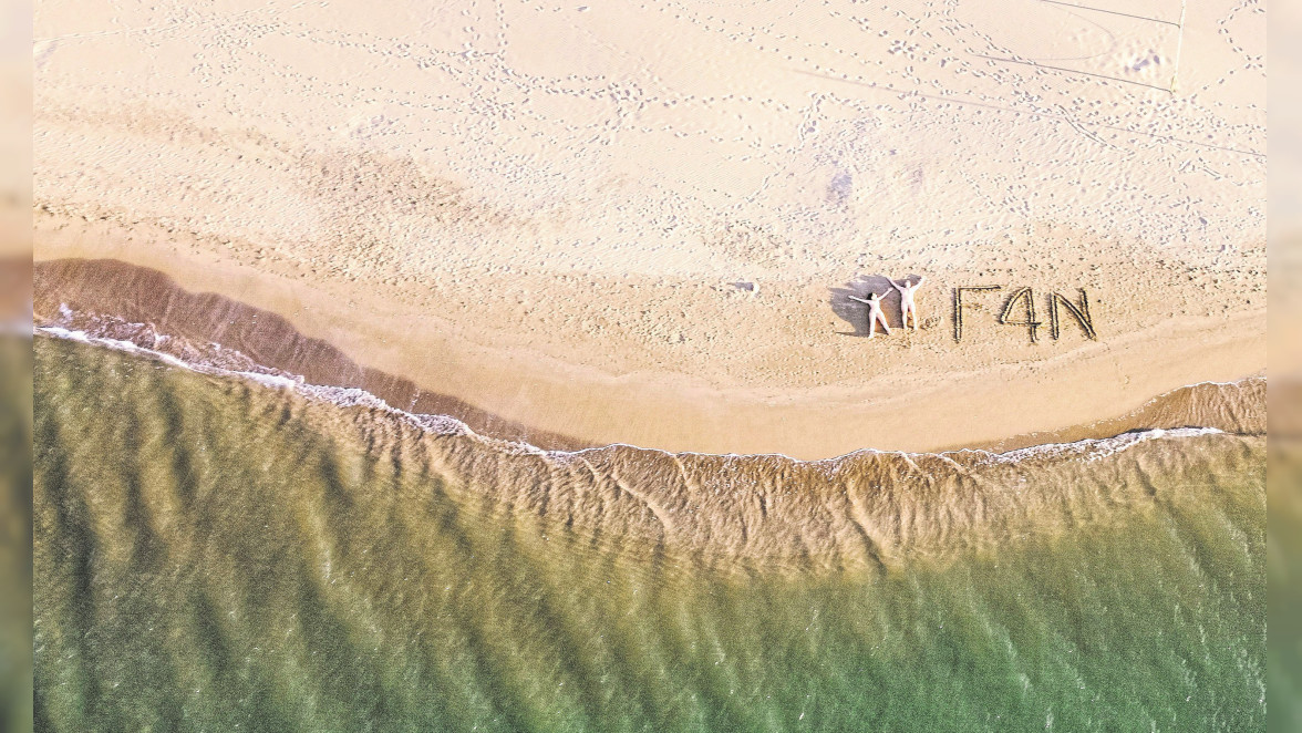 Freikörperkultur ist ein Lebenskonzept, das das Einssein mit der Natur in den Vordergrund stellt. Zudem fördert es die Liebe zum eigenen Körper und steigert das Glücksempfinden. Foto, Sérignan Plage Nature/Celine Hamelin