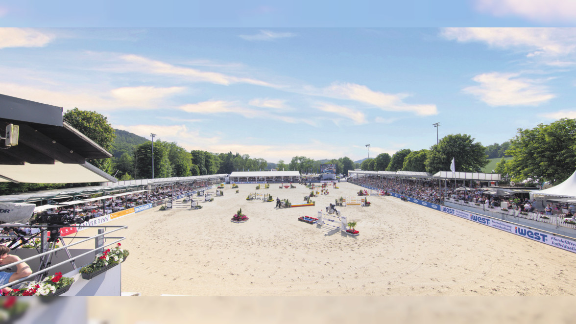 Das große Springstadion ist das Herzstück des LONGINES BALVE OPTIMUM © Thomas Hellmann