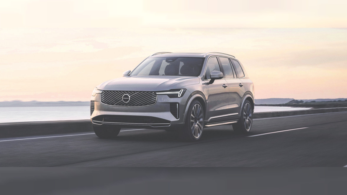 Der neue Volvo XC90 ist eines der sichersten Fahrzeuge auf dem Markt. Er ist mit einem fortschrittlichen Sicherheitskäfig und einer umfassenden Reihe aktiver Sicherheitsfunktionen ausgestattet 