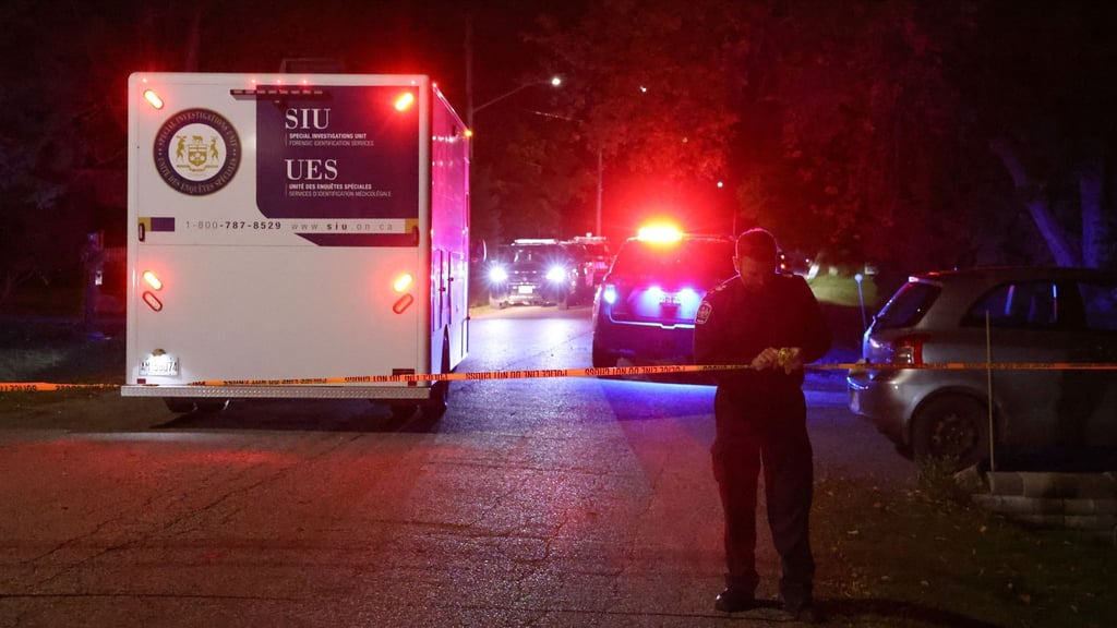 Der Fahrzeug der Ontario Special Investigations Unit (SIU) am Tatort, wo ein Polizist bei einem Einsatz von Schüssen tödlich verletzt wurde.