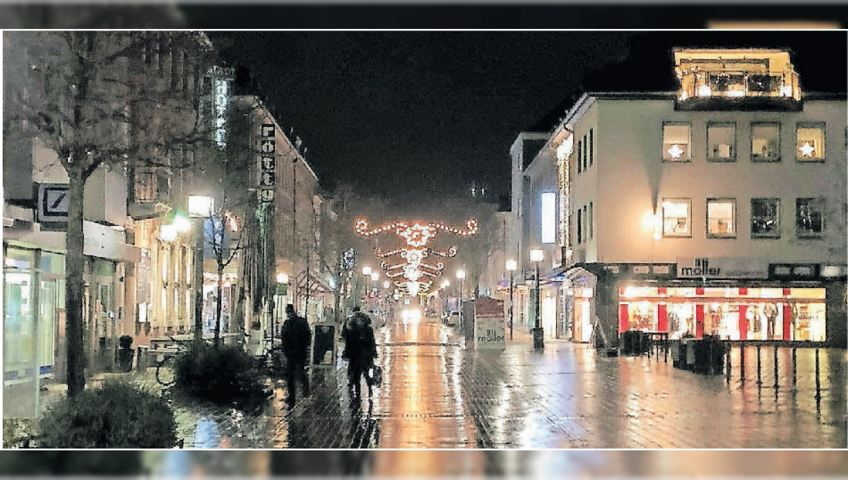 Gutscheine der Werbegemeinschaft und Festeinkäufe am dritten Adventssonntag in Jülich: Weihnachtliches Shoppingvergnügen