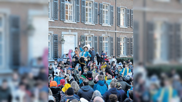 Rosenmontag in Stolberg: Zug endet am Kaiserplatz