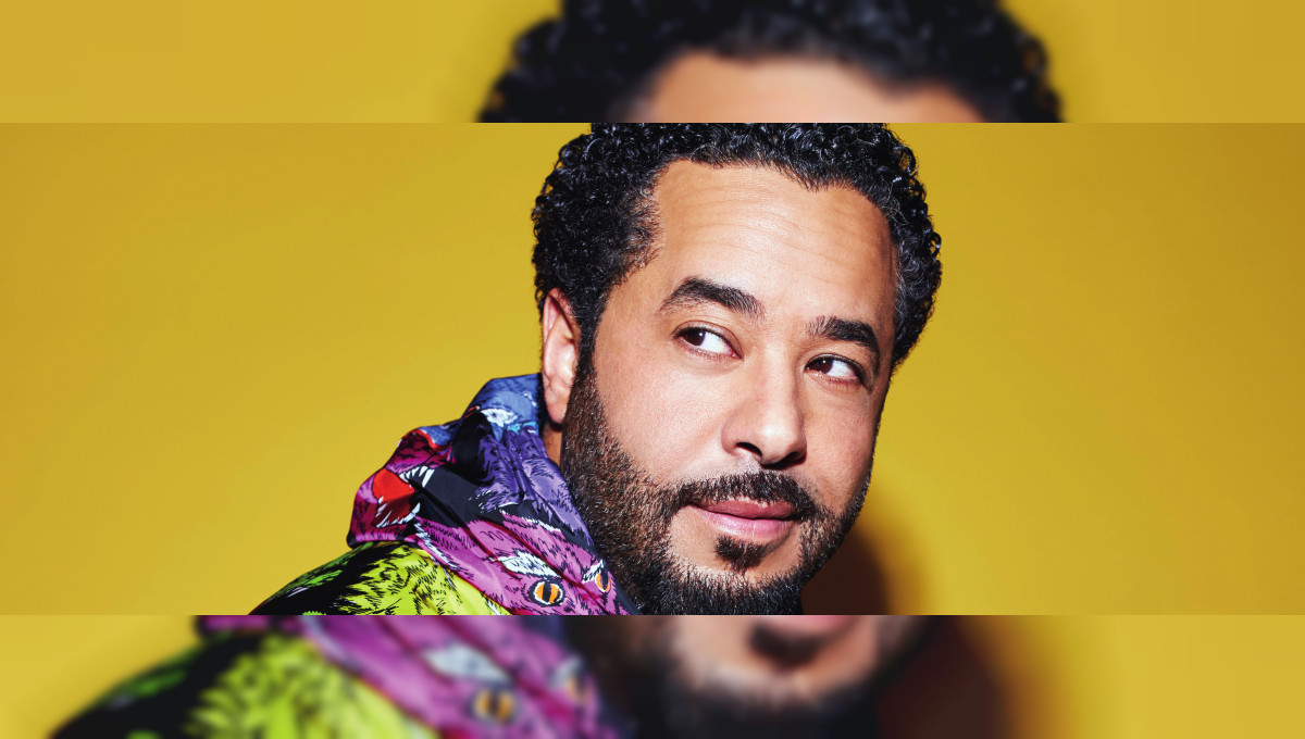 Adel Tawil und sein Spiegelbild