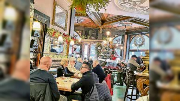 Café Toussaint in Lüttich: Weihnachten im "Allerheiligen"