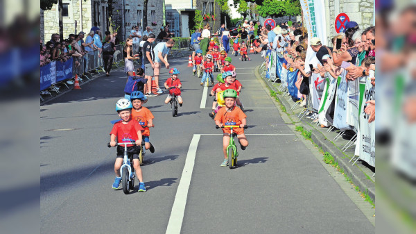 Elite-Rennen in Breinig: Zwischen Laufrädern und „Dernys“