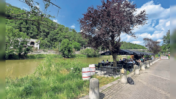  Naturglück an der Ourthe bei Lüttich: Blick vom Falkenfelsen