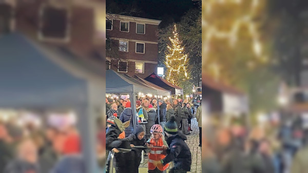 Burtscheider Weihnachtsmarkt: Lichtzauber vor dem Abteitor