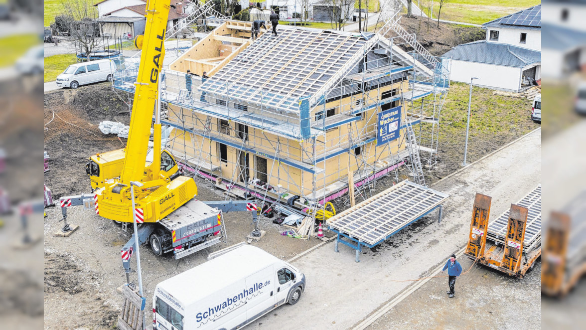 Seit 2020 fertigt die Schwabenhalle auch Wohn- und Bürogebäude an. FOTOS: SCHWABENHALLE