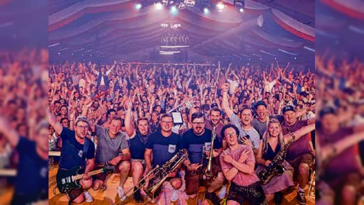 Die Radlerband sorgt am Samstag für Stimmung. Foto: PD Huber