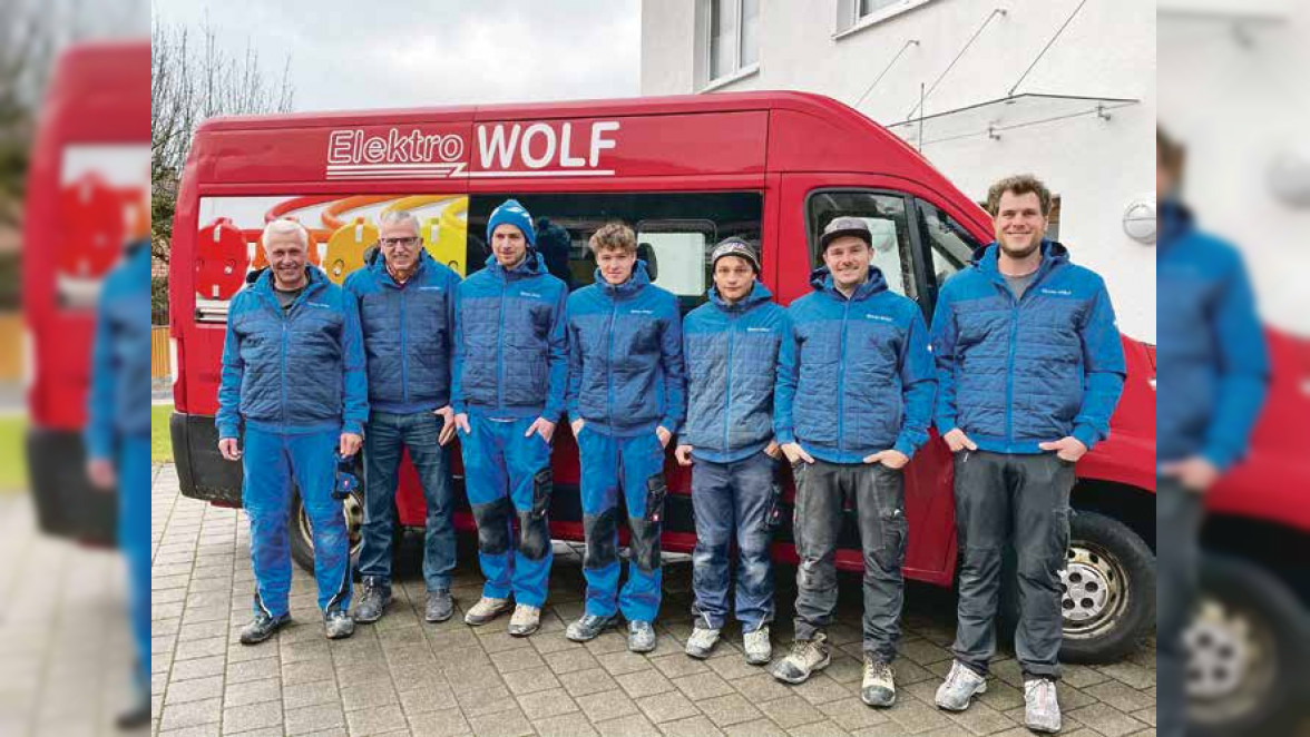 Das Team von Elektro Wolf: v.I. Manfred Wolf, Lothar Schneider, Moritz Frisch, Johannes Schönmetzler, Stephan Geisenhofer, Florian Sprinkart, Thomas Köberle. Fotos: Stephan Käufer, Elektro Wolf