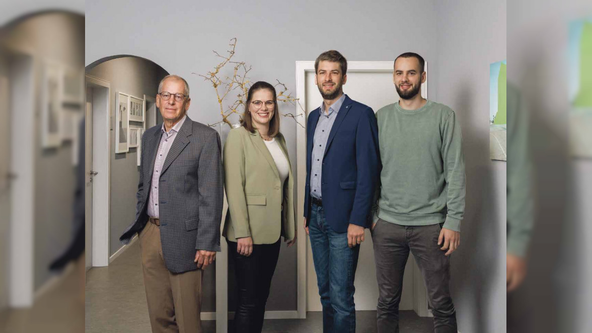 Bild v.l.n.r.: Ulrich Hiemer, Christine Hiemer, Alexander Hiemer, Daniel Hiemer (es fehlt Gesellschafter Andreas Buchen).