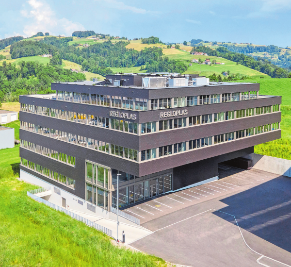 Regloplas: Innovativer Player und sozialer Arbeitgeber mit Weitsicht