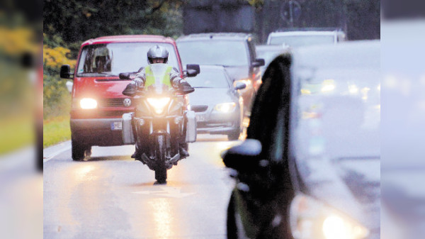 Überhol-Unfall: Kommt die Versicherung um Zahlung herum?