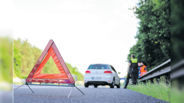 So verhalten Sie sich bei Pannen auf der Autobahn sicher
