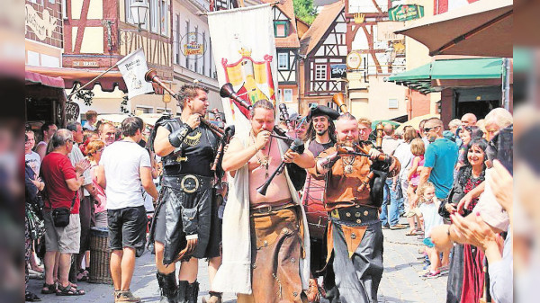  Mittelalterfest in Büdingen. Allerley Feyerey: Hier wird Geschichte lebendig