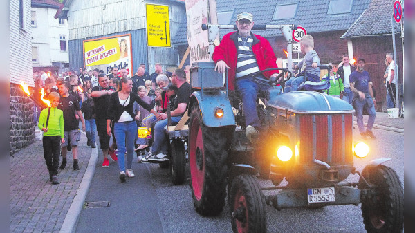 Vier Tage feiern mit Tradition: Birsteiner Markt lockt die Besucher