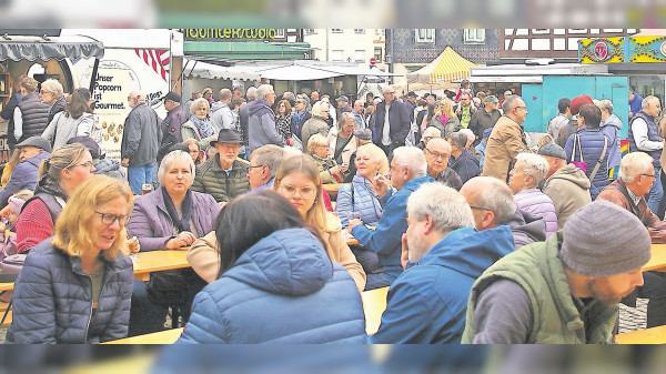 Buntes Treiben rund ums Schloss in Wächtersbach