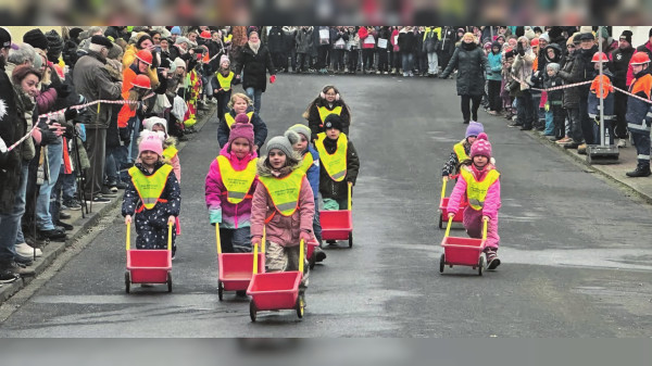 Schubkarrenrennen krönt Roßdorfer Kerb als ereignisreiches Finale in Hessen