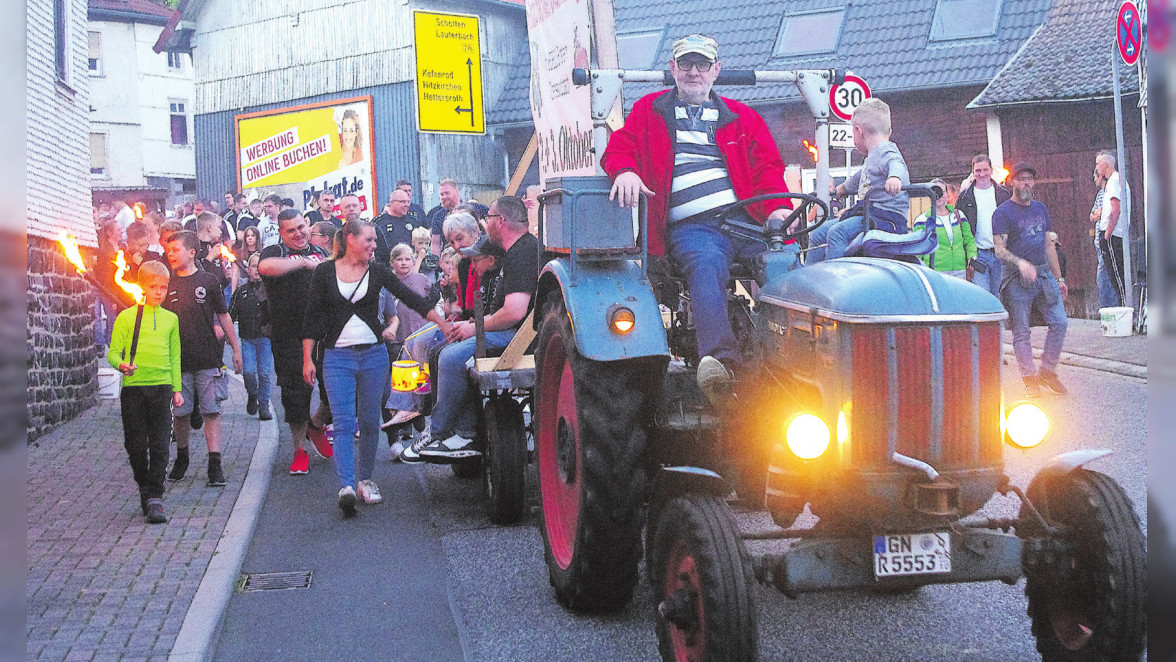 Vier Tage feiern mit Tradition: Birsteiner Markt lockt die Besucher