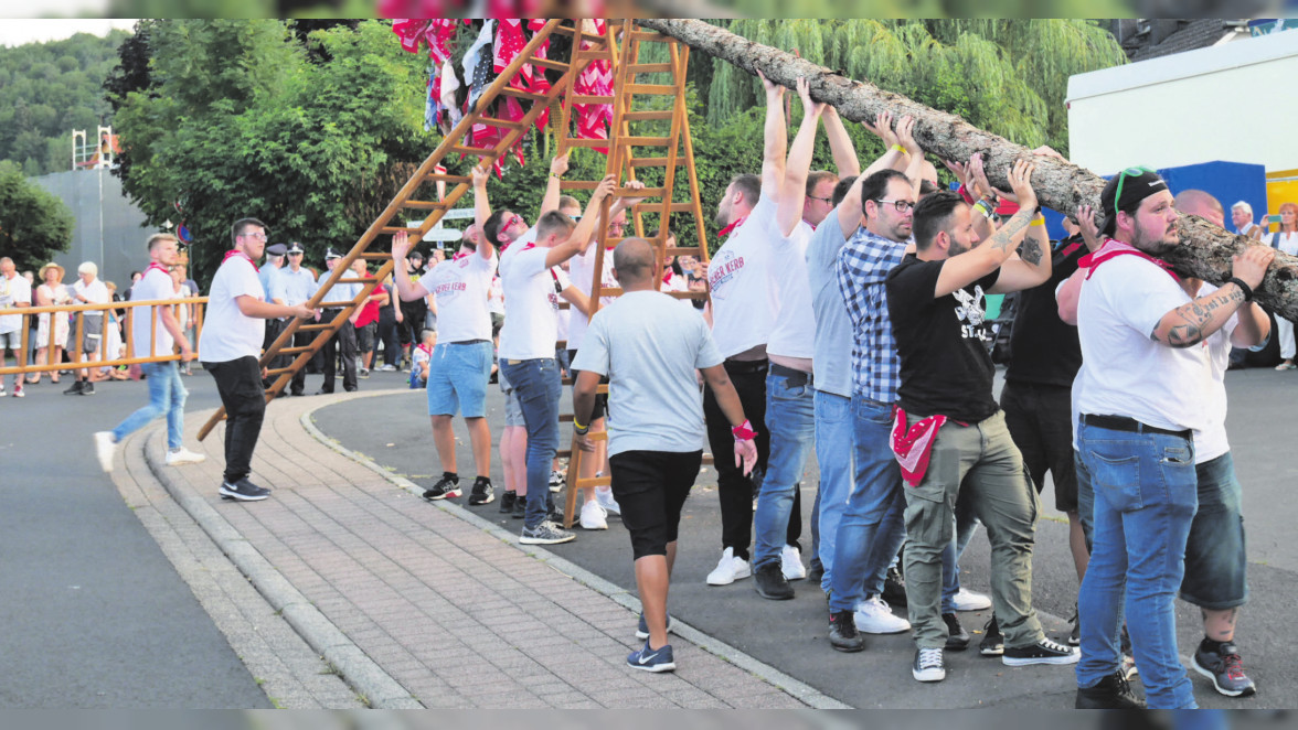 Kerbleibchen hängt, Kerb kann kommen