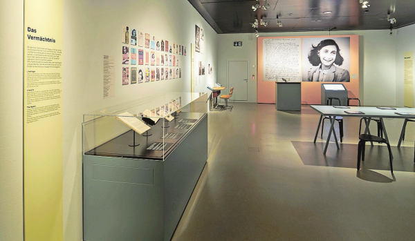 Ausstellung im Forum Schweizer Geschichte Schwyz: Anne Frank und die Schweiz