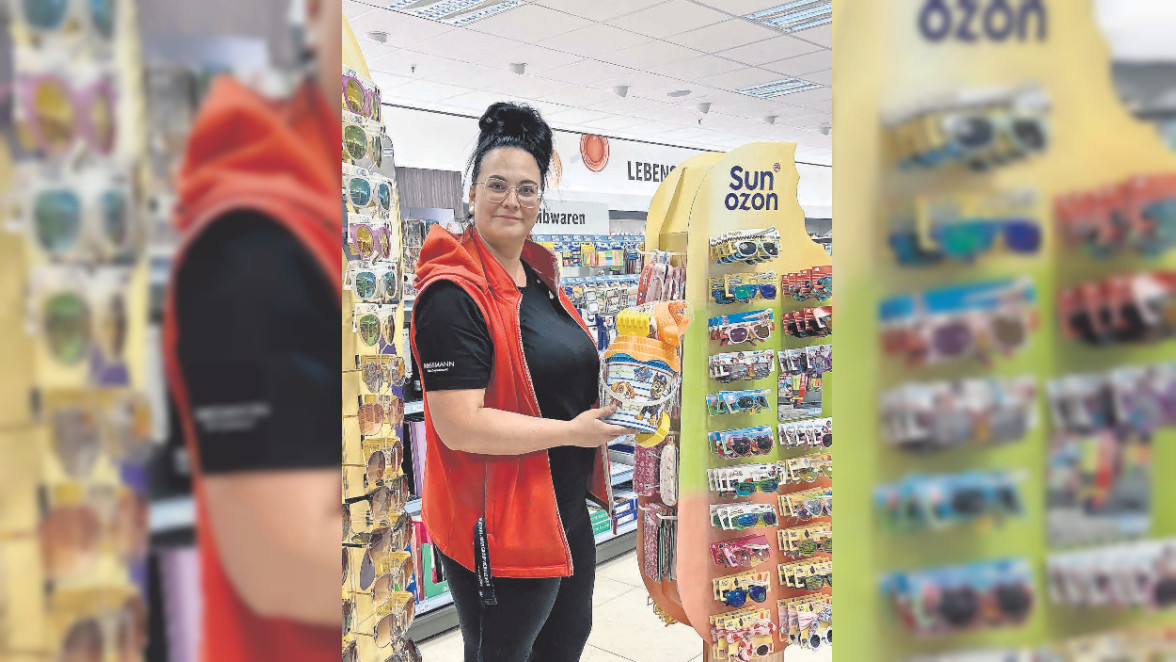 Bei Rossmann finden Kunden derzeit eine große Auswahl an Sonnenbrillen, Sommerhüten und Sonnencremes. Und für den Nachwuchs Sandspielzeug und Wasserpistolen