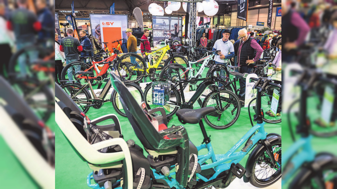 uvex fahrradhelm modelle True cc - Leichter Allround-Helm für Damen & Plug-in LED XB048 Licht - Finale & True - Dauer- oder Blinklicht - Black-red Style:High Step ABUS Stadthelm Aduro 2.0 Supermoto Felgenband pulverbeschichten