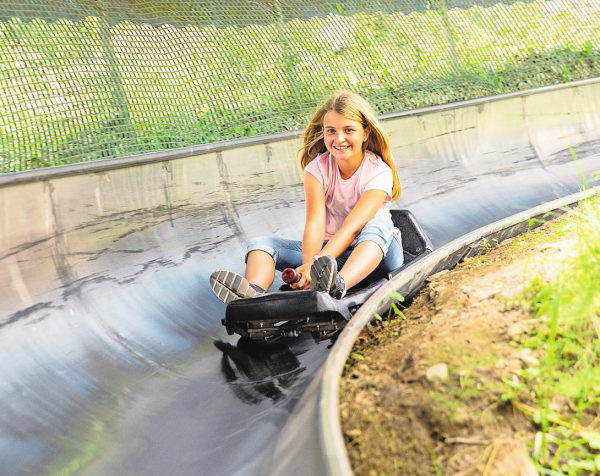 Schongiland mit wetterfester Rodelbahn