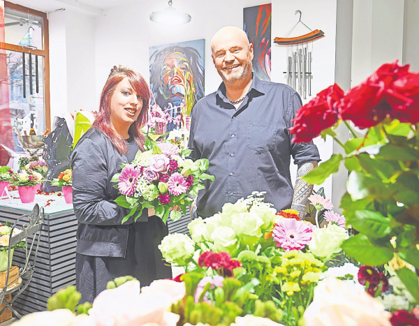Blumen element am Sedanplatz: Blühende Freude schenken
