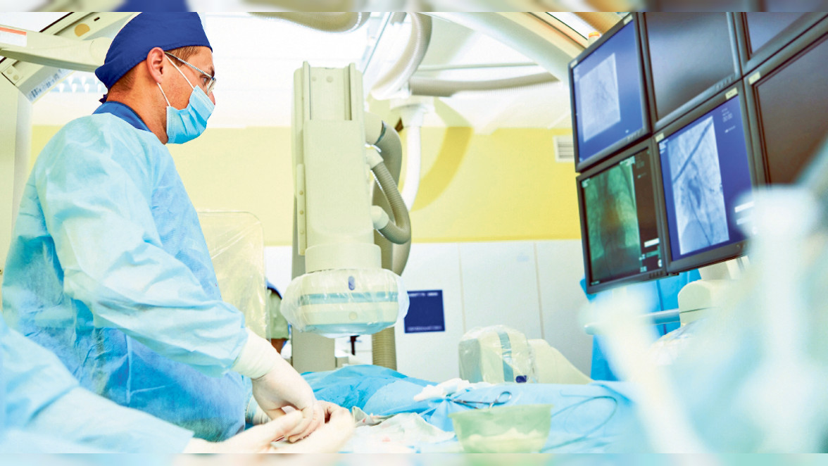 Dr. Jonas Apitzsch, Chefarzt am Helios Klinikum Pforzheim: Schmerz lass nach!