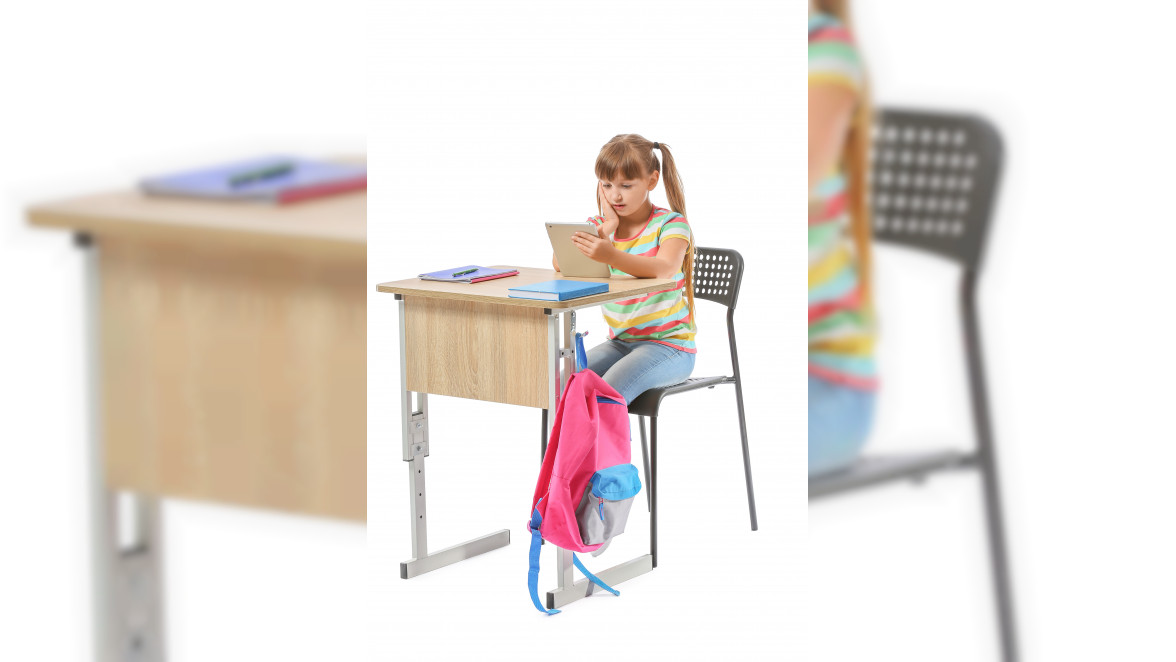 Wie groß muss der Schreibtisch sein?