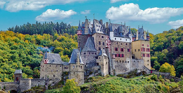 Eltz im Eifelwald, die unbezwingbare Schönheit