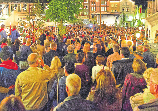 Hachenburger Kirmes begeistert mit Festumzug, Musik und Rummel