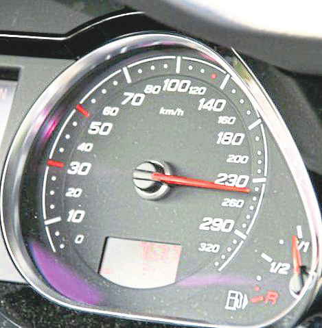 Tempolimits auf der Autobahn: Nicht nur Klima profitiert von Beschränkungen
