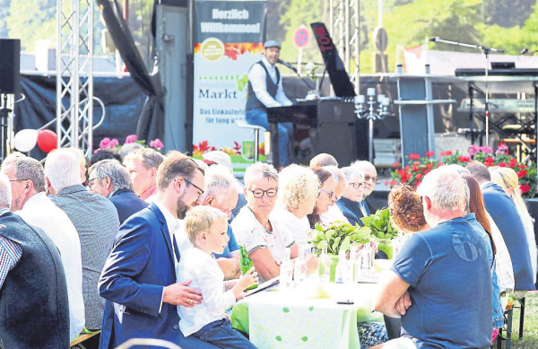 Jahrsfelder Markt in Straßenhaus: Buntes Markttreiben auf dem "Joarscheler Moat"