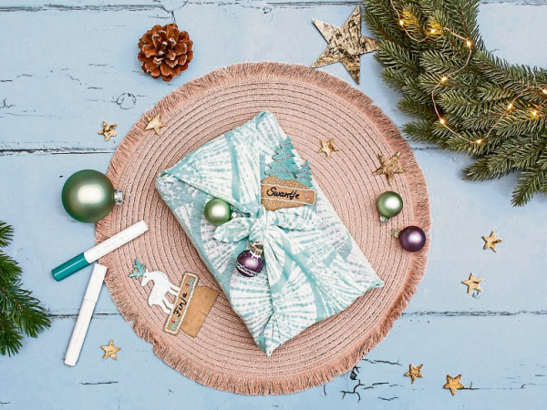 Nachhaltige Weihnachten: Geschenke umweltfreundlich mit Furoshiki verpacken